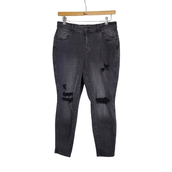 Maurices SZ Large Short Jeans Jeggings Black Distressed Denim High Rise Goth - Picture 1 of 13